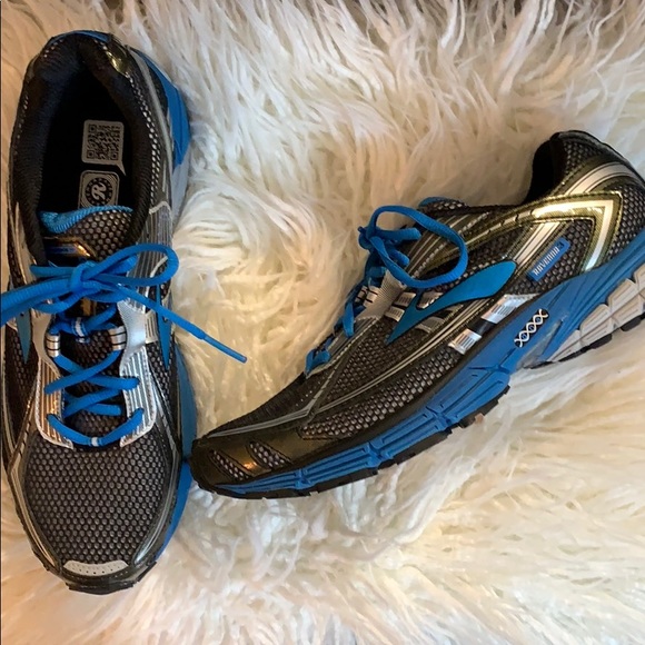 brooks men's tennis shoes